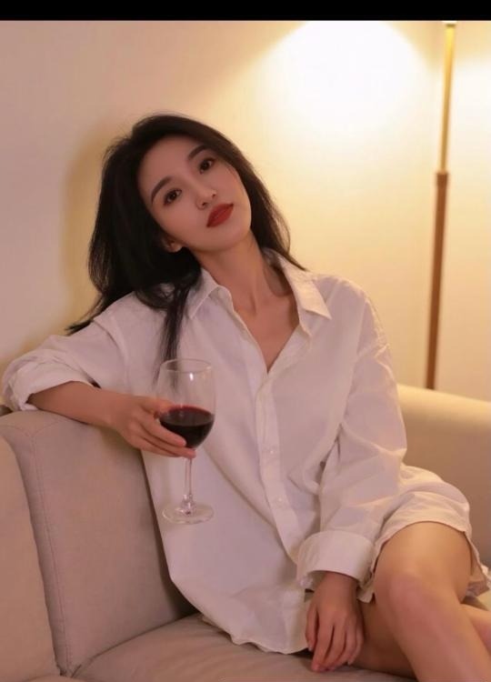 二刷会夹鸡巴小骚货