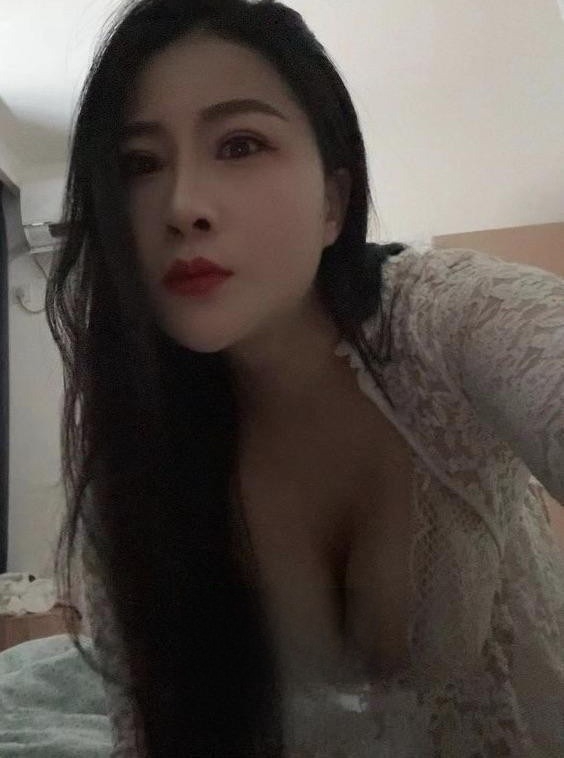 思明丰满肥臀御姐